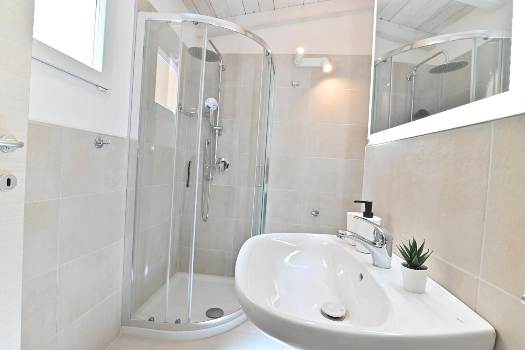 Izzhome The Breeze Cagliari